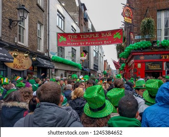 Dublin, Dublin / Ireland - March 17, 2017: St Patrick's Day at Temple Bar