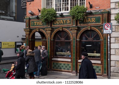 Dublin, Ireland - March 26 2016: Irish Pub In Temple Bar, Dublin, Ireland