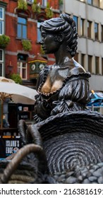 Dublin, Ireland - May 17th 2022: Profile Portrait Of Bronze Statue Of Molly Malone A Fictional Character In A Famous Irish Folk Song