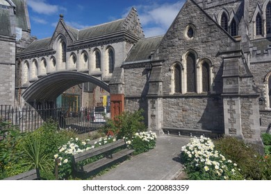 Dublin, Ireland - May 27, 2022: Christ Church Cathedral, Founded In The Early 11th Century Under The Vikings. It Was Rebuilt In Stone In The 12th Century, And Renovated In The 19th Century.