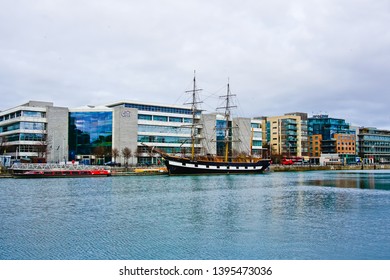 Dublin, Leinster/Ireland - 11/13/2018: Beautiful Skyline Of North Quay And Jeanie Johnston Tall Ship & Famine Museum Over Liffey River