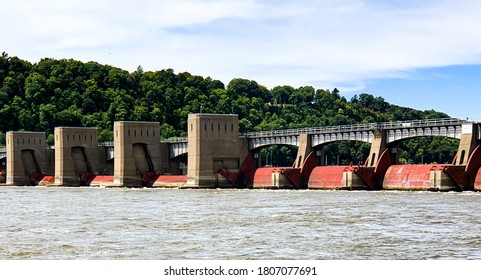 9 Lock dam 11 dubuque iowa Images, Stock Photos & Vectors | Shutterstock