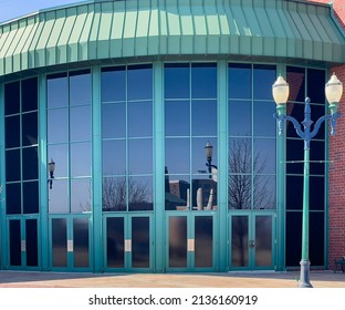 DUBUQUE, IOWA, March 15, 2022–Landscape Photo Of Entrance To National Mississippi River Museum And Aquarium At The Port Of Dubuque Taken On Sunny Day.