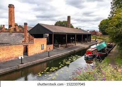 Dudley, West Midlands / England - 09/11/2019: A Narrowboat On The Canal At The Black Country Living Museum.