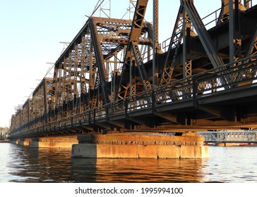 
				Duel Purpose Steel Truss Bridge In Davenport	