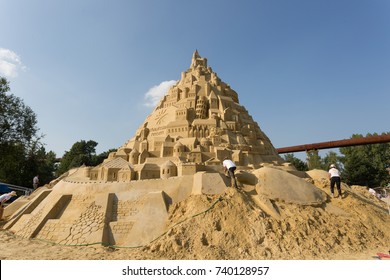 Duisburg, Germany. 29 August 2017. A Team Of Sculpters Work On A Giant Sandcastle In An Attempt To Break A Guiness World Record.