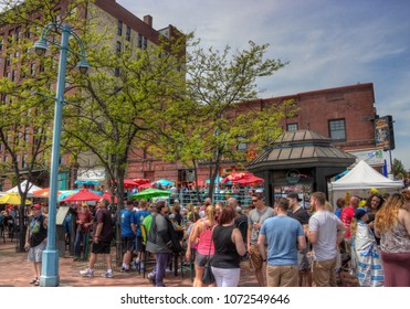 Duluth, Minnesota/ USA -6/17/2017: Grandma's Marathon Is An Annual Marathon Held In Duluth, Minnesota That Starts In Two Harbors And Runs Along The North Shore Of Lake Superior