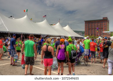 Duluth, Minnesota/ USA -6/17/2017: Grandma's Marathon Is An Annual Marathon Held In Duluth, Minnesota That Starts In Two Harbors And Runs Along The North Shore Of Lake Superior