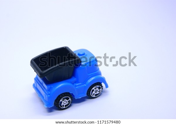 blue dump truck toy