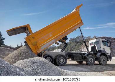 Dump Truck Unloading Process,