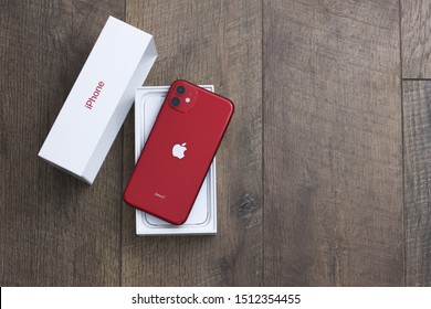 Iphone 11 Red Images Stock Photos Vectors Shutterstock