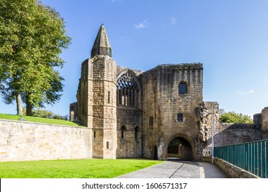 Dunfermline  Scotland  - September 15 2019: Dunfermline Palace Ruins Of A Former Scottish Royal Palace  With Clear Blue Skies, UK September 15,  2019