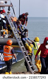 Dungeness, Kent, UK, 20th May 2022, Migrants Arrive After Being Rescued In The English Channel By RNLI Lifeboat.