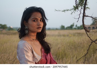 Dusky Beautiful Asian Indian Woman Wearing Stock Photo 2097957445 ...