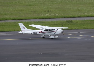 Imagenes Fotos De Stock Y Vectores Sobre Cessna Flight