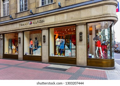 at tiltrække diskret Trænge ind Dusseldorfgermanymay 252018 Tommy Hilfiger Fashion Store Stock Photo (Edit  Now) 1303207444
