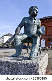 Dylan Thomas Sculpture Swansea