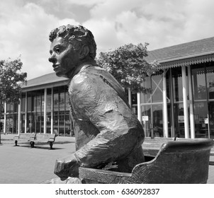 Dylan Thomas Statue
