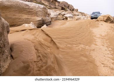 Dyubyanda. Azerbaijan. 03.17.2021.  Car On A Beautiful Beach By The Sea.