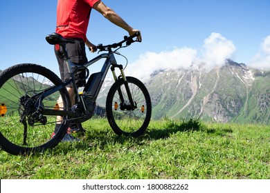 E Vélo Vélo En Autriche. VTT En Été