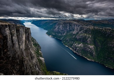 Eagle Head Viewpoint Near Kjeragbolten 