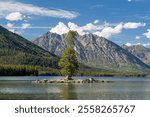 The Eagle Rest Peak seen from the shores of Leigh Lake in the Grand Teton National Park, Wyoming