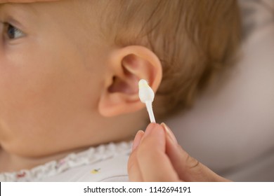 Ear Wax On Cotton Swab.baby Ear