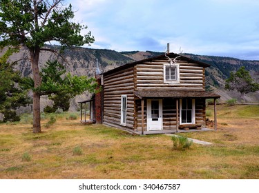 Pioneer Cabin Images Stock Photos Vectors Shutterstock