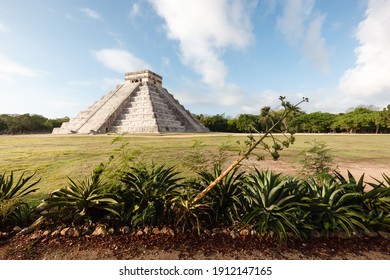 Early morning in Chichen Itza, Mayan site in the Yucatan peninsula, Mexico