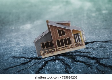 Earthquake Crisis House Risk Insurance Concept