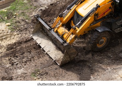 14,620 Digging Trench Images, Stock Photos & Vectors 