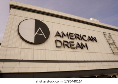 East Rutherford, NJ / USA - Aug. 7, 2020: COVID-19 Closings, Lost Retail Tenants And Bankruptcies Cast A Pall On The Future Of The American Dream Meadowlands Mall Near MetLife Stadium In New Jersey. 