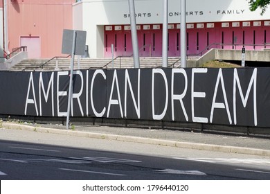 East Rutherford, NJ / USA - Aug. 7, 2020: COVID-19 Closings, Lost Retail Tenants And Bankruptcies Cast A Pall On The Future Of The American Dream Meadowlands Mall Near MetLife Stadium In New Jersey. 