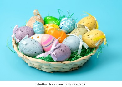 Easter background with eggs and spring flowers
