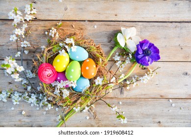 Easter nest with colorful eggs - Greeting card and spring background


 - Shutterstock ID 1919608412