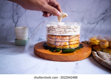 Eat cookie when you want. Find cookies everywhere at Chistmas, Ied Mubarak, Chinese New year in Indonesia
