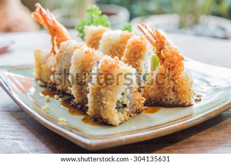 photo de stock de ebi tempura maki fried prawn sushi (modifier