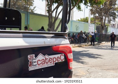 ECATEPEC DE MORELOS, MÉXICO - 23 FEBRUARY 2021: Ecatepec Patrol Guarding The Line For Vaccination Against Covid 19 At The Melchor Muzquiz Civic Center