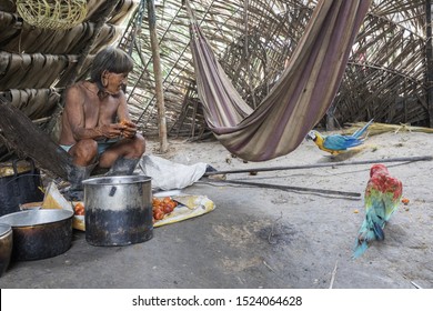 Ecuador, Yasuni National Park - February 6, 2017: In The Deep Of Amazonian Jungle Live Huaorani Indians. They Are Still Living By The Old Traditions And Habits.