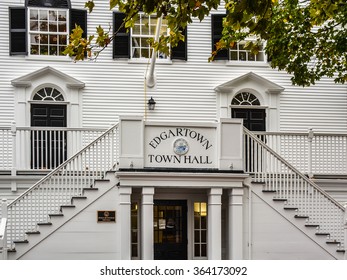 Edgartown, MA, USA - Oct. 22, 2014: Edgartown Town Hall. Edgartown Is A Town Located On Martha's Vineyard In Massachusetts. It Is The County Seat Of Dukes County.