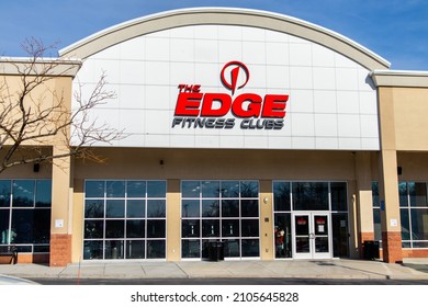 The Edge Fitness Club In Cherry Hill NJ 1-12-2022. Local Gym In Cherry Hill New Jersey Where People Can Work Out.