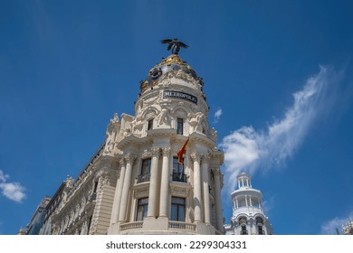 Edificio Metropolis Building at Calle de Alcala and Gran Via Streets - Madrid, Spain