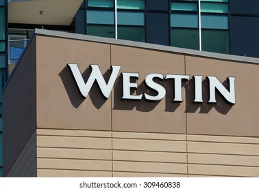 EDINA, MN/USA - AUGUST 11, 2015: Westin Hotel Exterior. Westin Hotels & Resorts Is An Upscale Hotel Chain Owned By Starwood Hotels & Resorts Worldwide.
