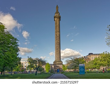 Edinburgh City Centre, Scotland, Great Britain, UK - May 11th 2022: Melville monument with statue of Henry Dundas, 1st Viscount Melville, in the centre of St Andrew square