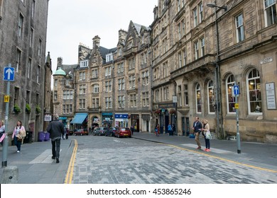 Edinburgh, Scotland - 17 July 2016 - People Walking On The Royal Mile Of The Old Town On 17 July 2016 In Edinburgh, Scotland