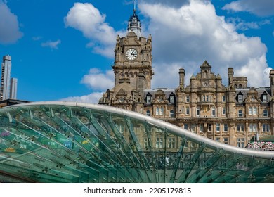 Edinburgh, Scotland - August 1st 2022 - Visiting Downtown Edingburgh During The Summer, Enjoying The Stunning Old City And Scottish Culture