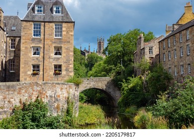 Edinburgh, Scotland - August 1st 2022 - Visiting Downtown Edingburgh During The Summer, Enjoying The Stunning Old City And Scottish Culture