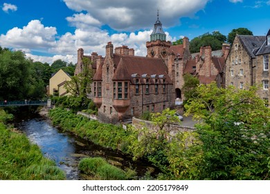 Edinburgh, Scotland - August 1st 2022 - Visiting Downtown Edingburgh During The Summer, Enjoying The Stunning Old City And Scottish Culture