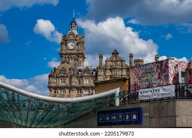 Edinburgh, Scotland - August 1st 2022 - Visiting Downtown Edingburgh During The Summer, Enjoying The Stunning Old City And Scottish Culture