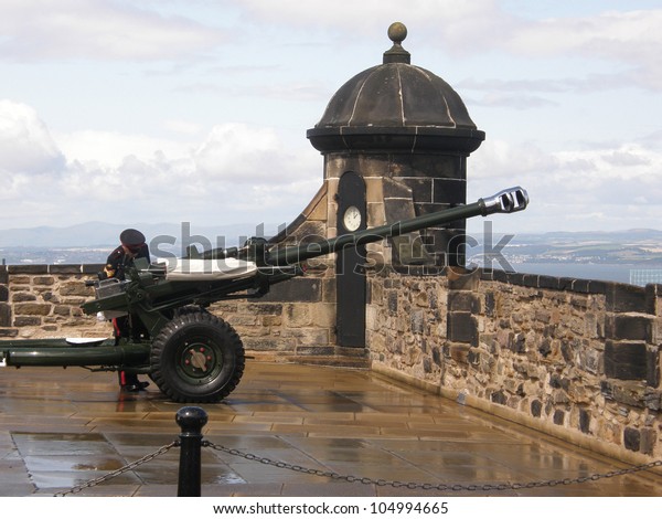 Edinburgh Scotland One Oclock Gun Edinburgh Stock Photo Edit Now